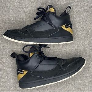 Nike Jordan Black Fadeaway with Gold Detail Youth Size 5.5